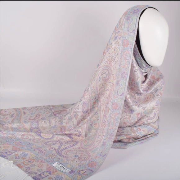 Light Cream Pashmina Scarf/ Hijab
Size: 180x70+x2x10cm - Picture 2 of 2